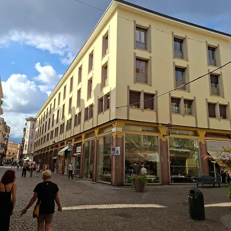 Via Italia Centro 3*