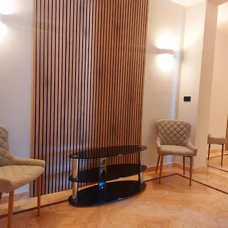 Via Italia Centro 3*