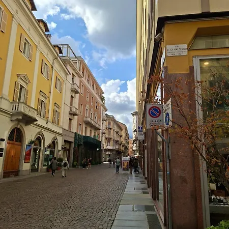 Via Italia Centro 3*
