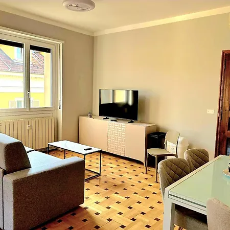 Pensjonat Via Italia Centro 3*