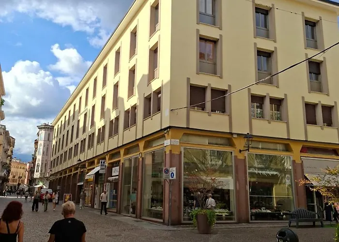 Via Italia Centro 3*