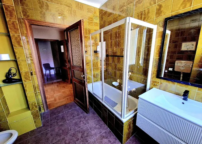 Via Italia Centro 3* Биелла